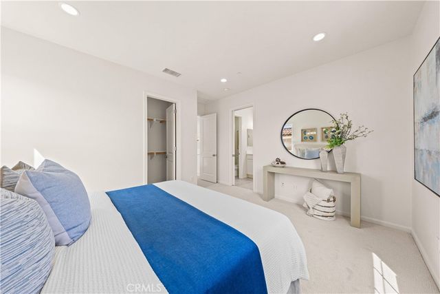 60 Strawberry Grove, Irvine, CA 92620