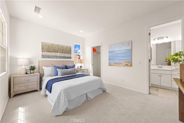 60 Strawberry Grove, Irvine, CA 92620