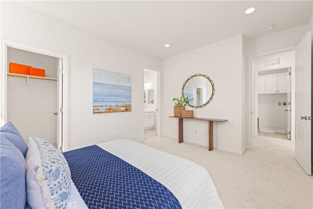 60 Strawberry Grove, Irvine, CA 92620