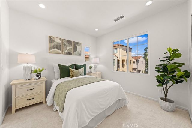 60 Strawberry Grove, Irvine, CA 92620
