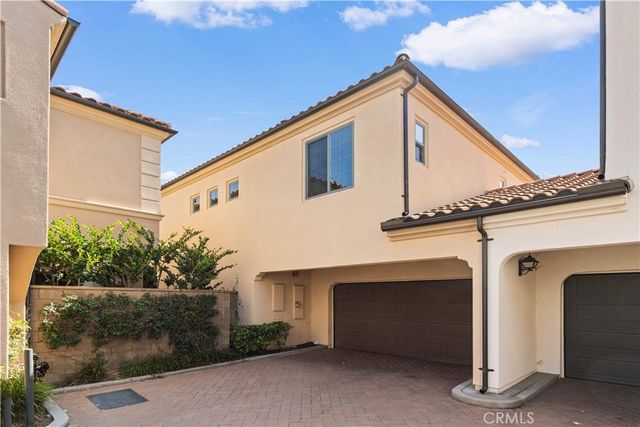 60 Strawberry Grove, Irvine, CA 92620