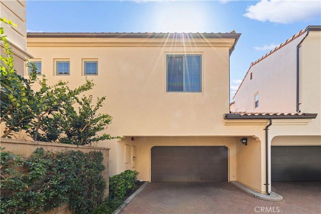 60 Strawberry Grove, Irvine, CA 92620