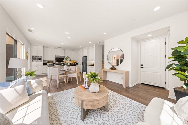 60 Strawberry Grove, Irvine, CA 92620