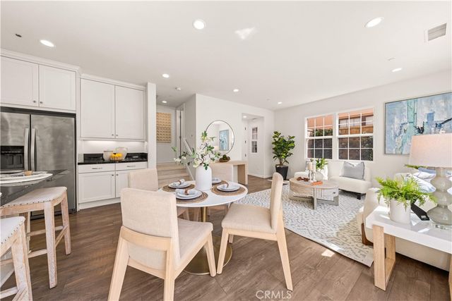 60 Strawberry Grove, Irvine, CA 92620