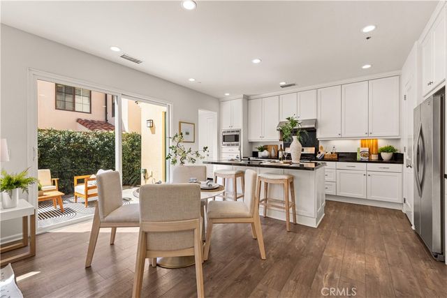 60 Strawberry Grove, Irvine, CA 92620