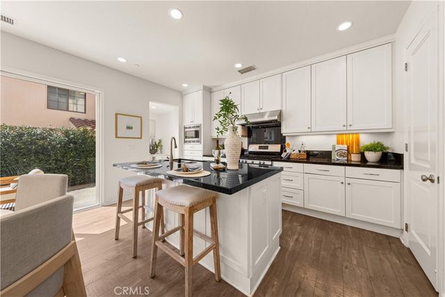 60 Strawberry Grove, Irvine, CA 92620