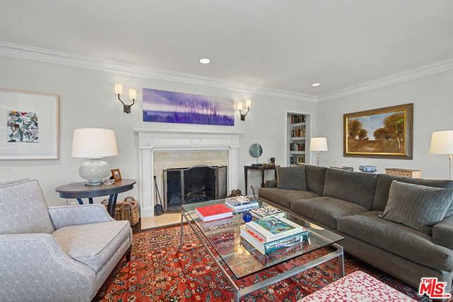 11027 Cashmere Street, Los Angeles, CA 90049