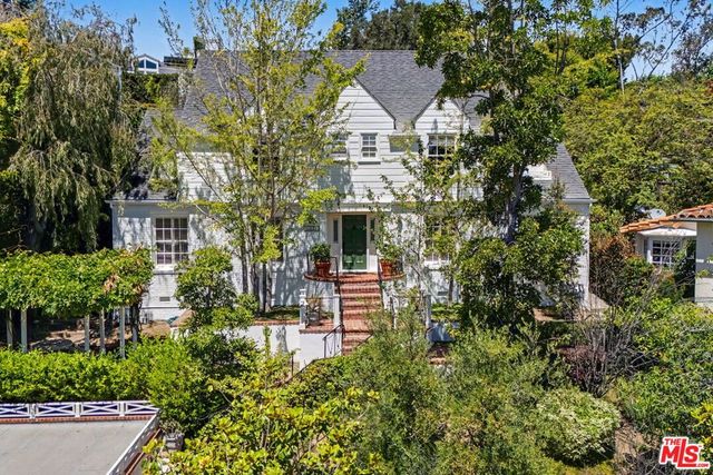 11027 Cashmere Street, Los Angeles, CA 90049