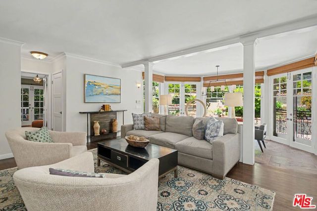 11027 Cashmere Street, Los Angeles, CA 90049