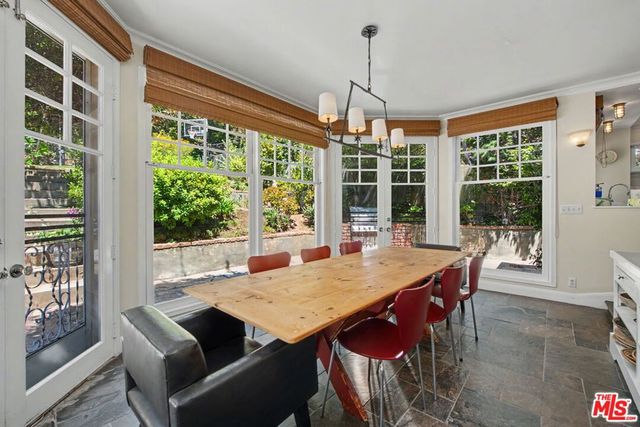 11027 Cashmere Street, Los Angeles, CA 90049