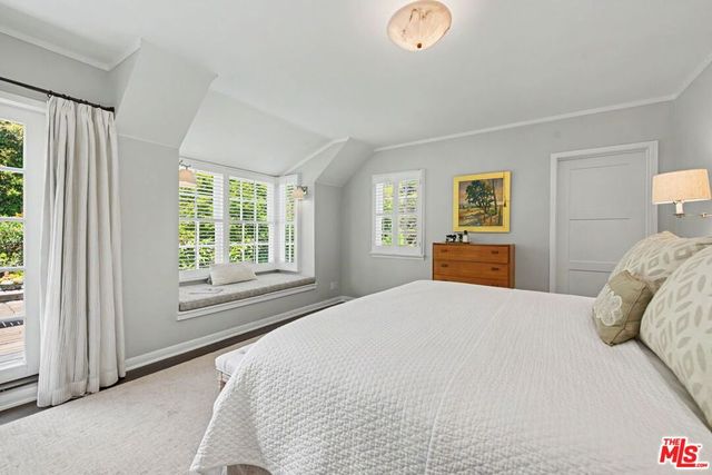 11027 Cashmere Street, Los Angeles, CA 90049