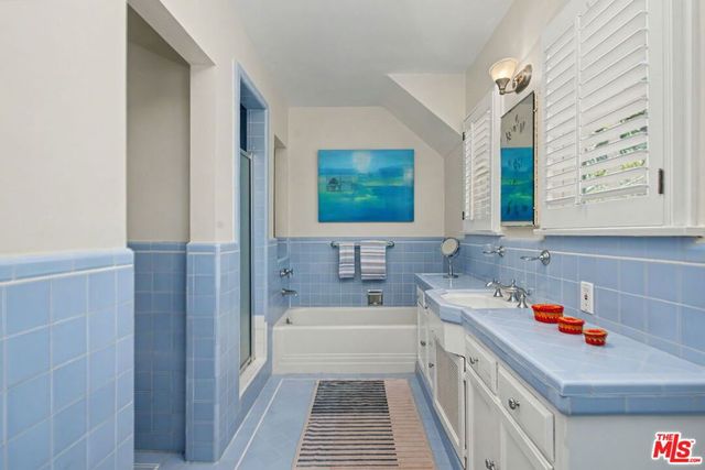 11027 Cashmere Street, Los Angeles, CA 90049