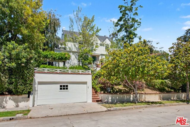11027 Cashmere Street, Los Angeles, CA 90049