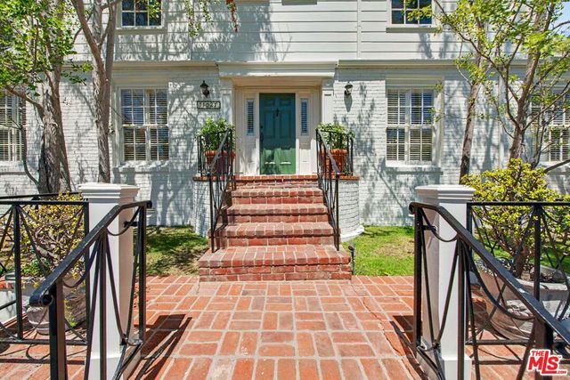 11027 Cashmere Street, Los Angeles, CA 90049
