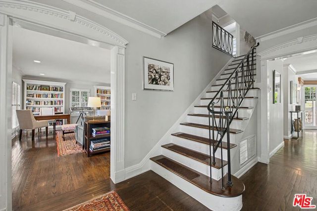 11027 Cashmere Street, Los Angeles, CA 90049