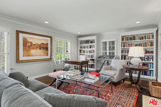 11027 Cashmere Street, Los Angeles, CA 90049
