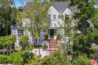 11027 Cashmere Street, Los Angeles, CA 90049