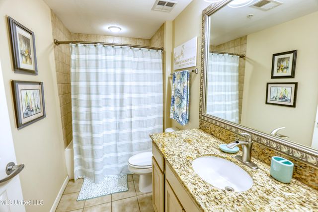 2228 Beach Drive, 306, Gulfport, MS 39507