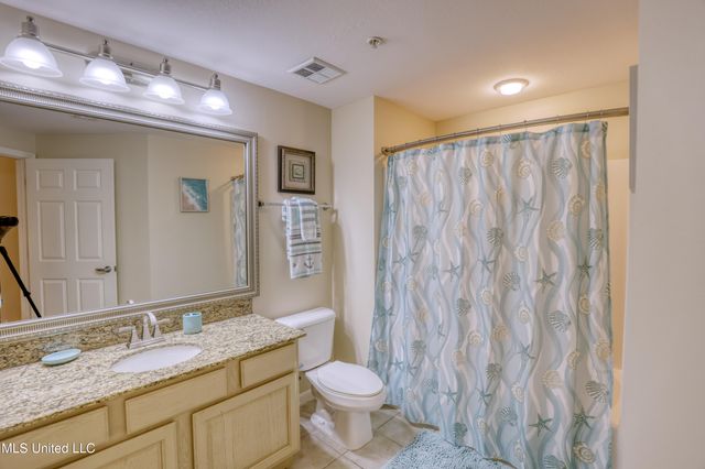 2228 Beach Drive, 306, Gulfport, MS 39507