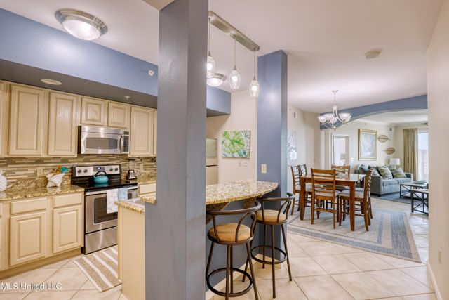 2228 Beach Drive, 306, Gulfport, MS 39507