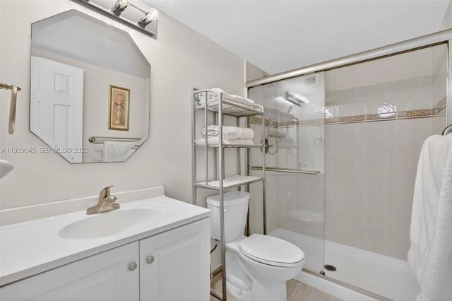 200 Leslie Dr 707, Hallandale Beach, FL 33009