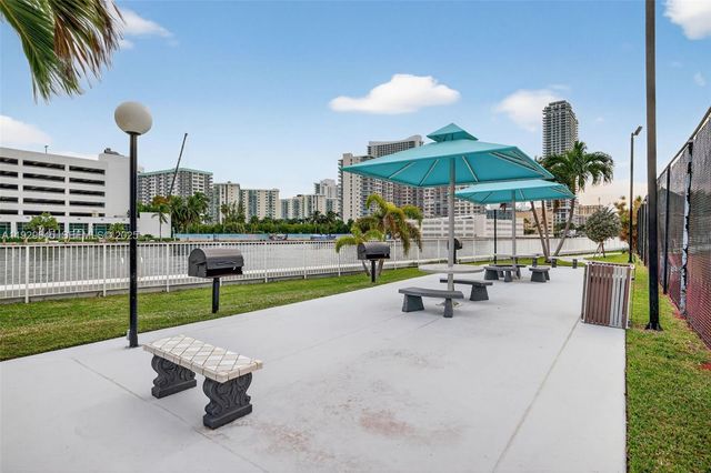 200 Leslie Dr 707, Hallandale Beach, FL 33009