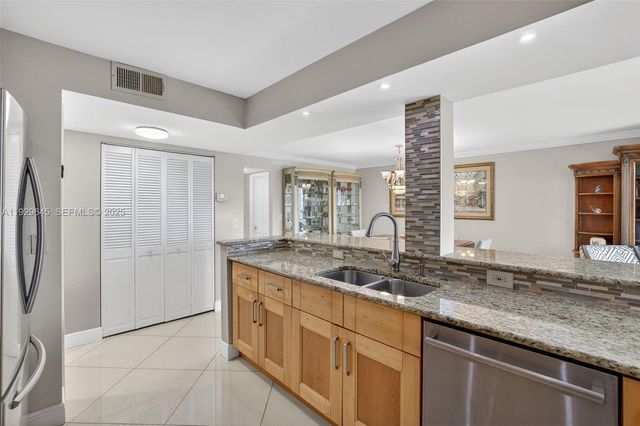 200 Leslie Dr 707, Hallandale Beach, FL 33009