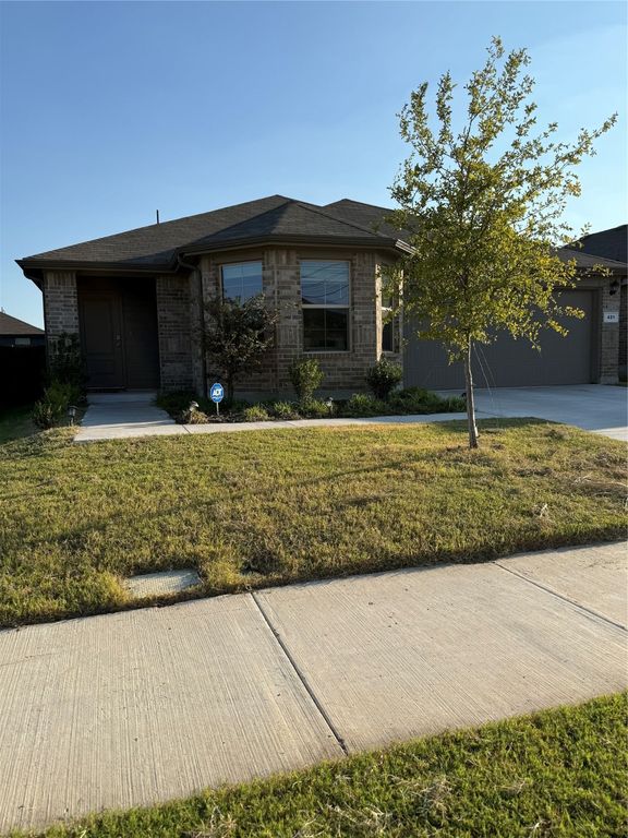 421 Beekeeper Drive, Fort Worth, TX 76131