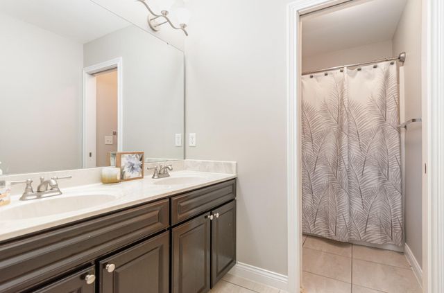 2258 Bluegrama Drive, Burlington, KY 41005