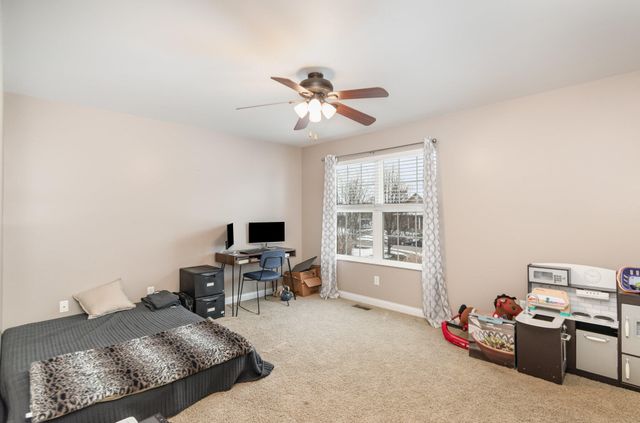 2258 Bluegrama Drive, Burlington, KY 41005