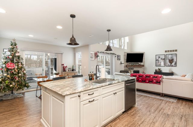 2258 Bluegrama Drive, Burlington, KY 41005