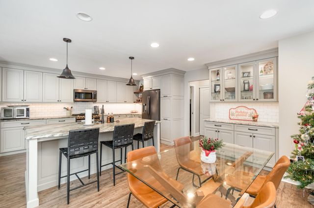 2258 Bluegrama Drive, Burlington, KY 41005