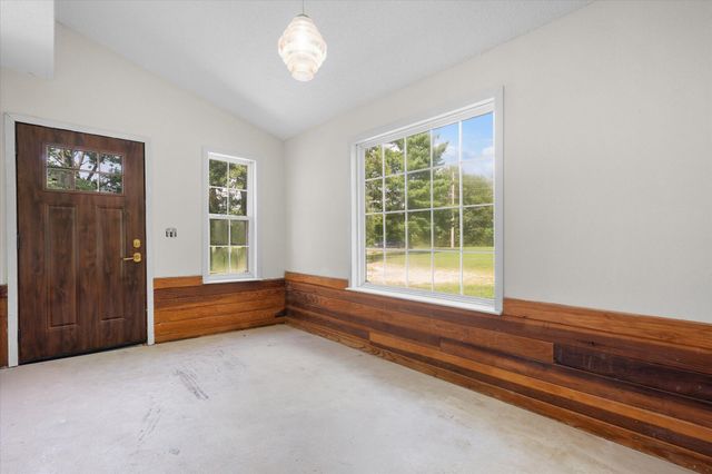 5121 N RTE E, Columbia, MO 65202