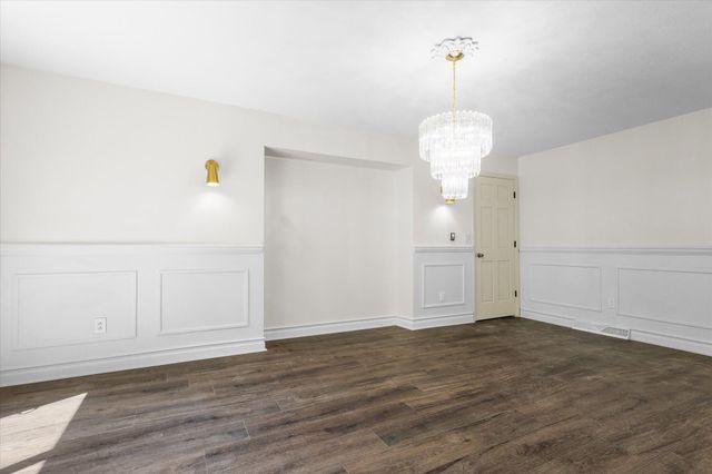 5121 N RTE E, Columbia, MO 65202
