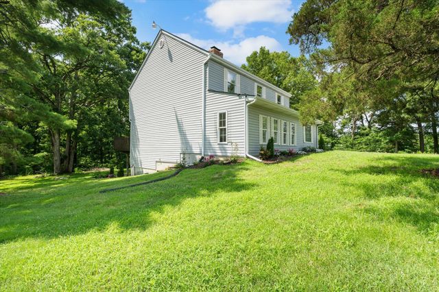 5121 N RTE E, Columbia, MO 65202
