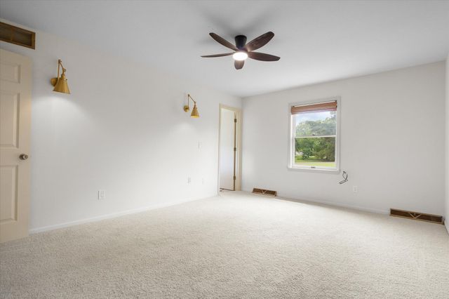 5121 N RTE E, Columbia, MO 65202
