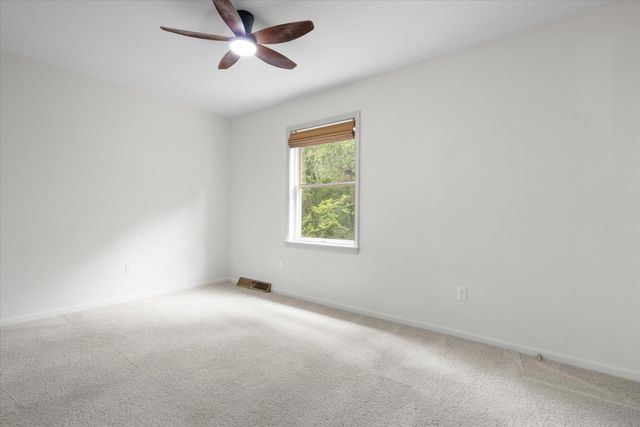 5121 N RTE E, Columbia, MO 65202