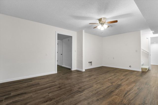 5121 N RTE E, Columbia, MO 65202