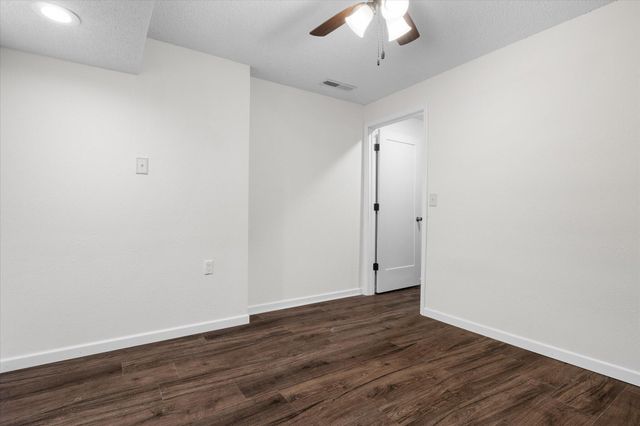 5121 N RTE E, Columbia, MO 65202