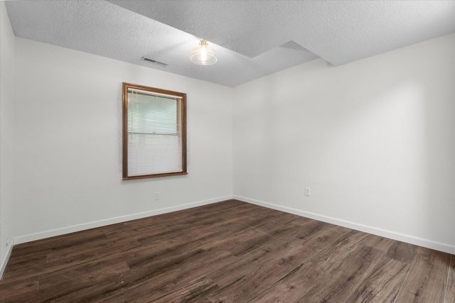 5121 N RTE E, Columbia, MO 65202