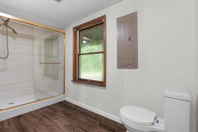 5121 N RTE E, Columbia, MO 65202