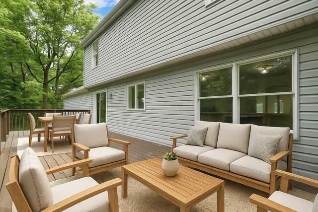 5121 N RTE E, Columbia, MO 65202