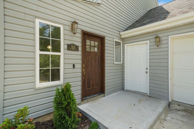 5121 N RTE E, Columbia, MO 65202