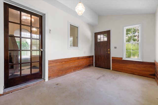 5121 N RTE E, Columbia, MO 65202