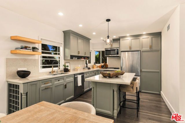 2903 Delaware Avenue, Santa Monica, CA 90404