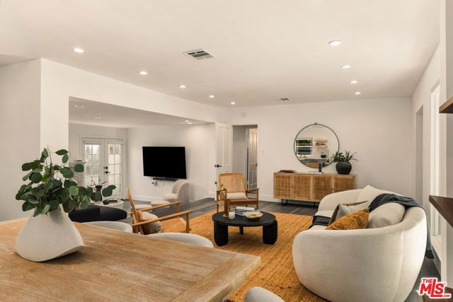 2903 Delaware Avenue, Santa Monica, CA 90404