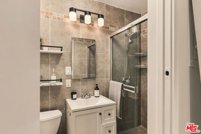 2903 Delaware Avenue, Santa Monica, CA 90404