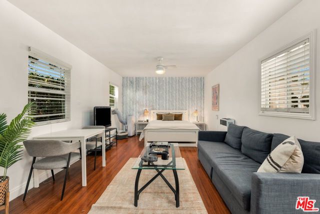 2903 Delaware Avenue, Santa Monica, CA 90404