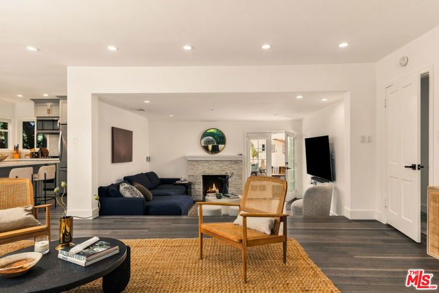 2903 Delaware Avenue, Santa Monica, CA 90404