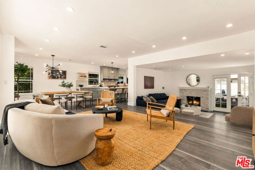 2903 Delaware Avenue, Santa Monica, CA 90404